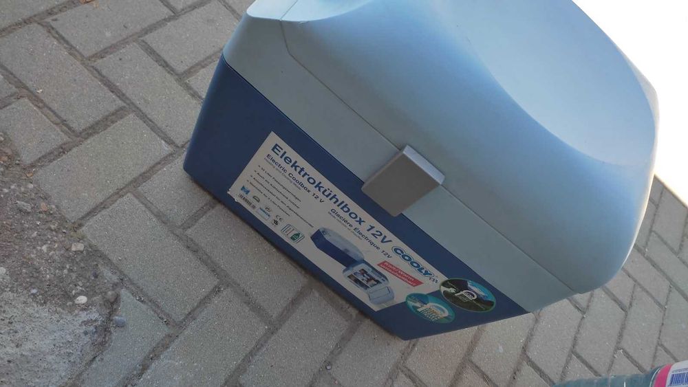 Голяма хладилна чанта/кутия за автомобил - 32л, с функция затопляне