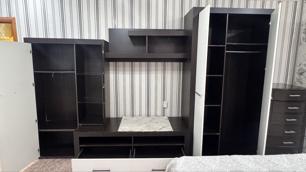 Продам спальный гарнитур