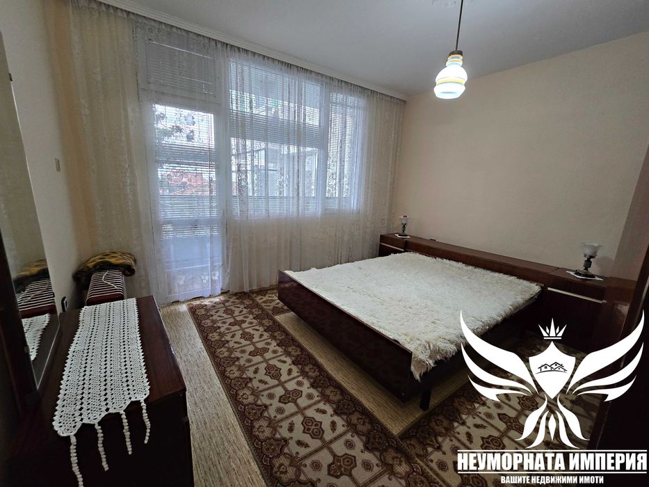 Продавам четиристаен апартамент 94кв. 1ет. гр.Асеновград, кв.Изток
