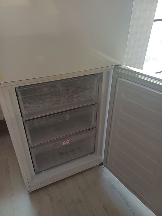 Frigider cu congelator