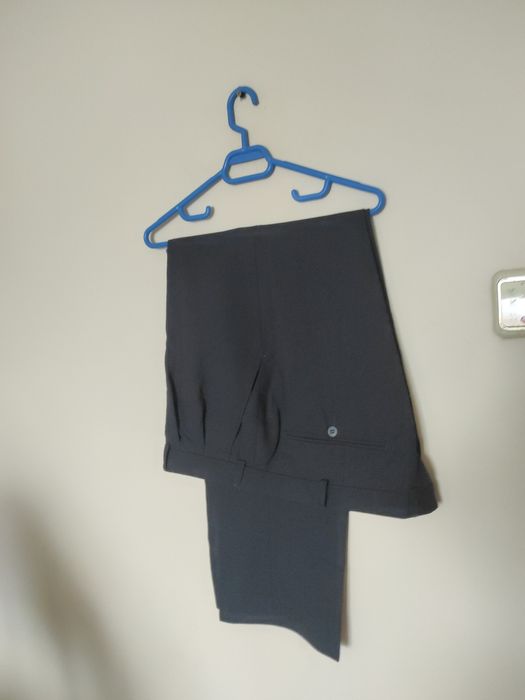 Pantaloni barbati, modele diferite, marimi diferite, nunate diferite