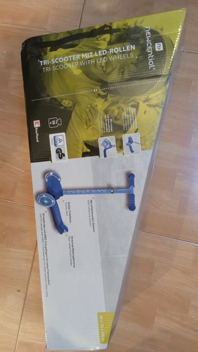 Trotineta, tricicleta, 3 roti cu lumini LED, ghidon Aluminiu reglabil