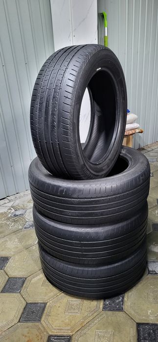 Летнии резины в комплекте BRIDGESTON 215/55/17 в хорошом состояние