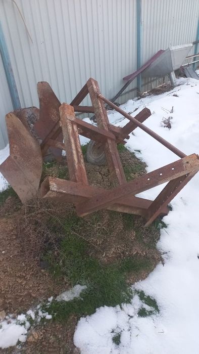 Трактор Т-25 техпаспорт номері бар