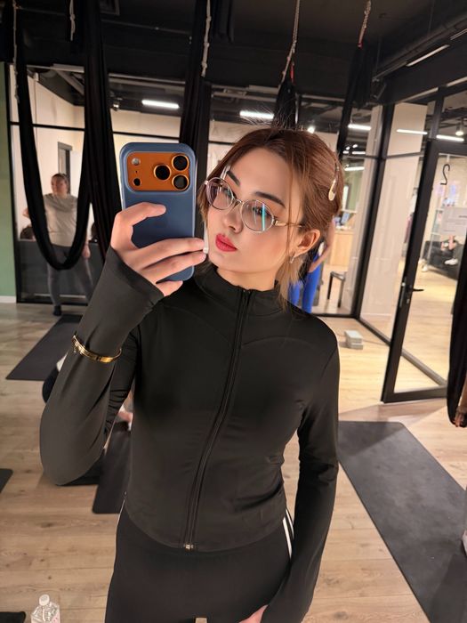 Продам Айфон 17 про 256 гб