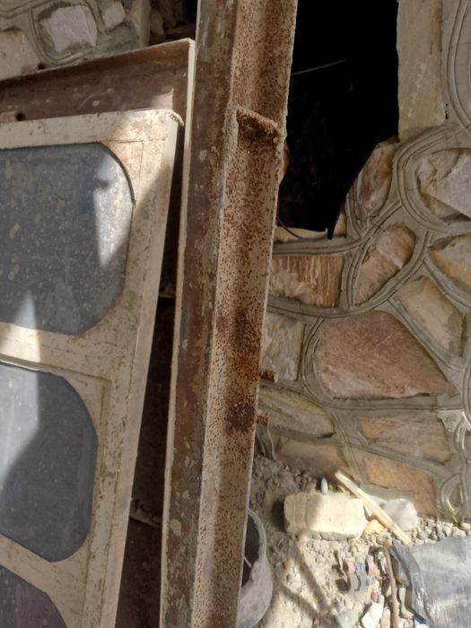 Дарвоза сотилади