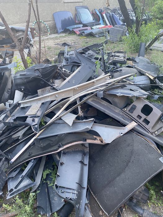 Срочно . Оптом . Автозапчасти на разных марков .