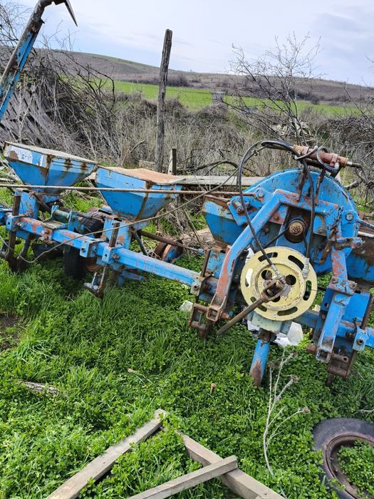 Vând semănătoare SPC 6 de porumb