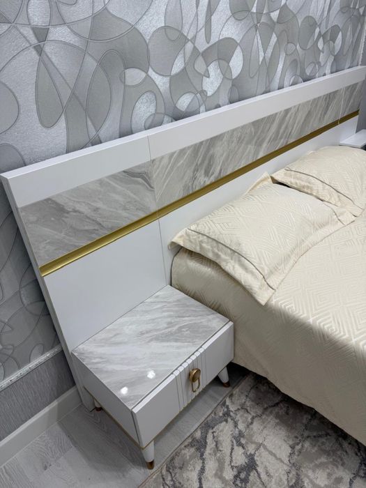 Продам полный комплект спальной гарнитуры