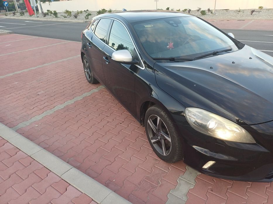 Vând VOLVO V40 in stare foarte buna