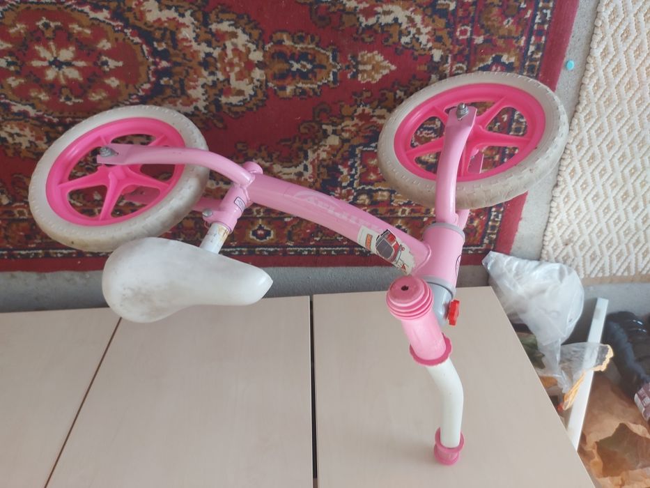 Bicicleta fără pedale 2-4 ani fete