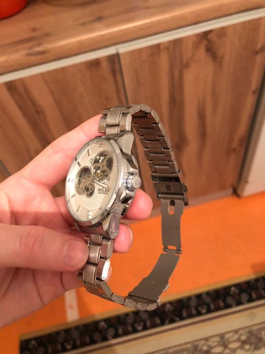 Rolex новые не разу не одевал