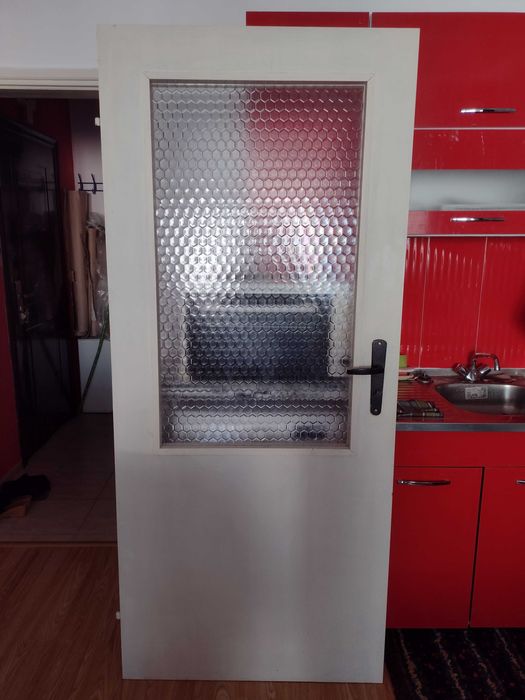 Дървена врата без каса