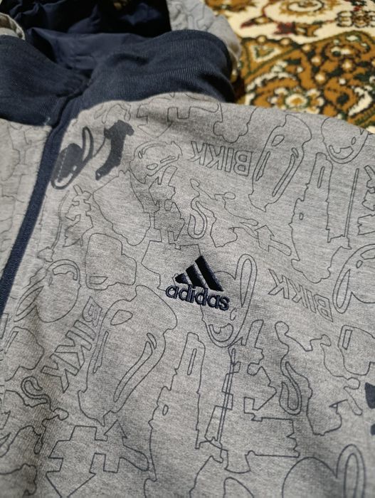 Привазной спортивный костюм в отличном состоянии двусторонний