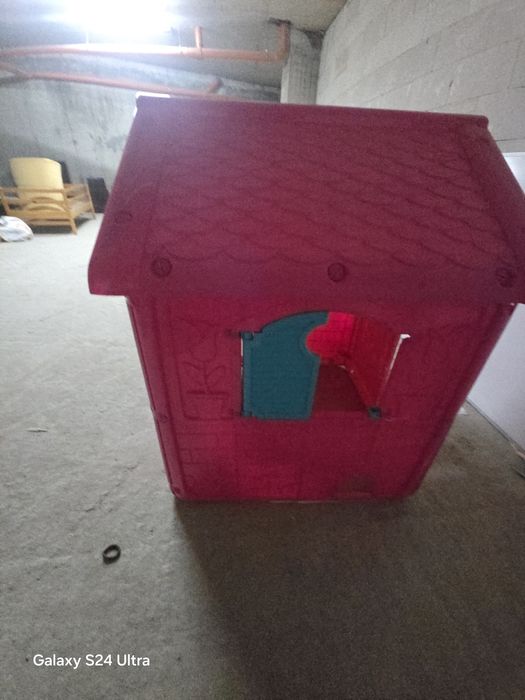 Къщичка за игра и пързалка