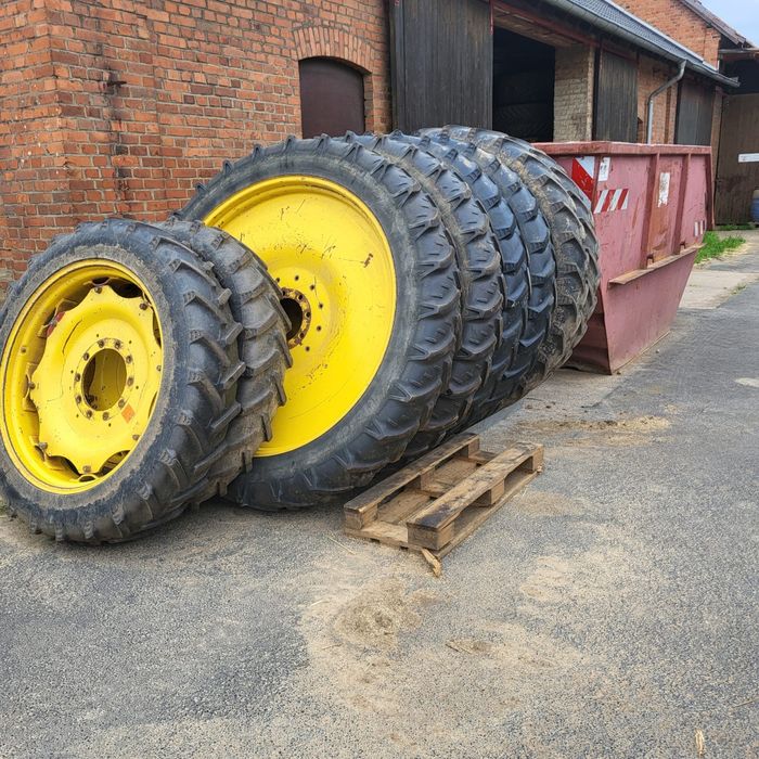 Roti tractor inguste John Deere