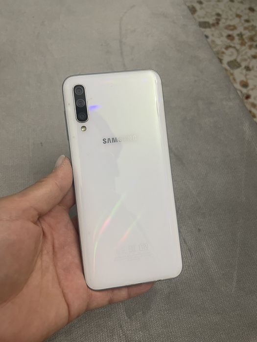 Продам телефон Галакси А50