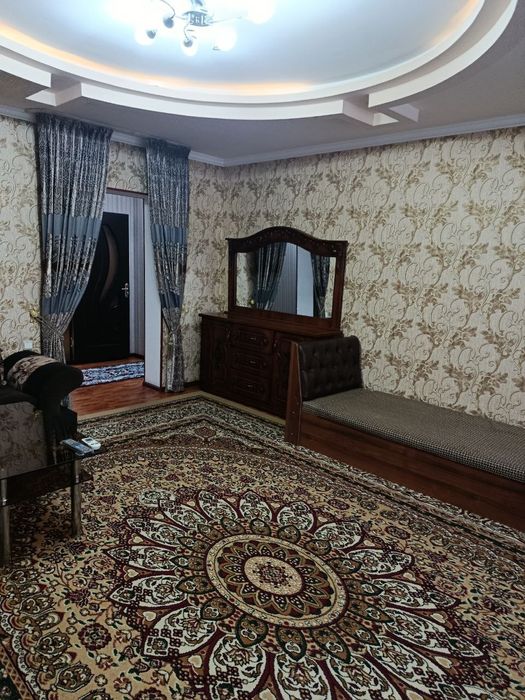 Продам сваю 4-3/3/9 квартиру в центре Ташкента