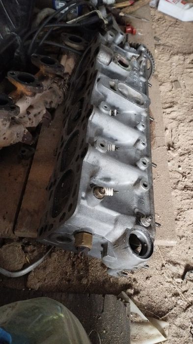 головка блока цилиндров ауди 100 обьем 2.3  5 цылиндров
