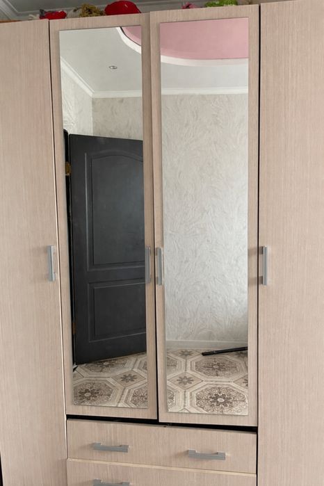 Продам двух комнатную квартиру