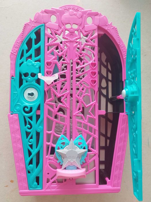 Кукли Барби и Монстър Хай Г3