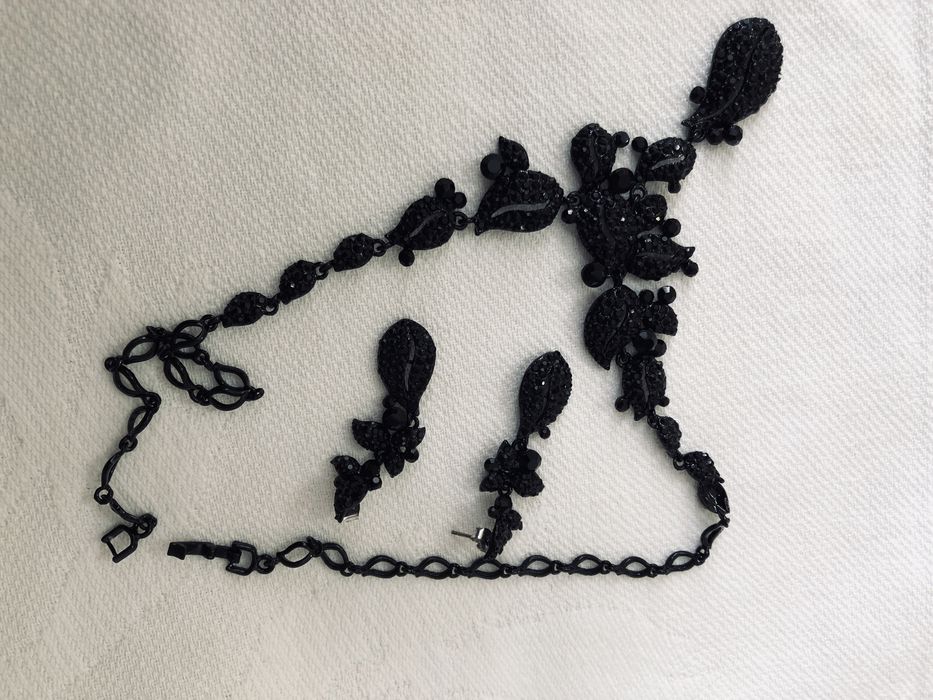 Набор колье и серги бежютерии