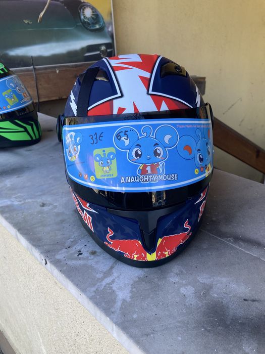 Нова детска каска RedBull