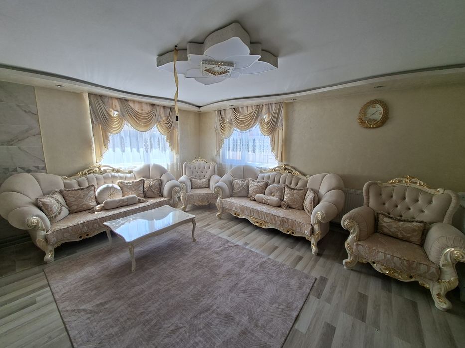 Продавам мебели бароко от чист бук