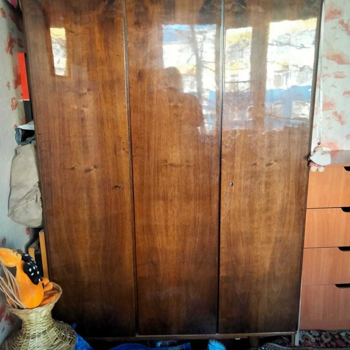 Шифонер, шкаф и комод