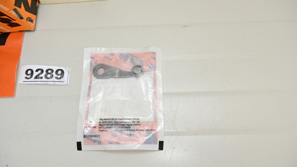 Husqvarna Svartpilen 250 401 18 - 23 Maneta de blocare