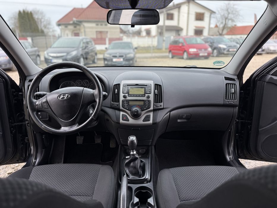 Hyundai I30 1.4 105 CP 11/2010 SE POATE IN RATE