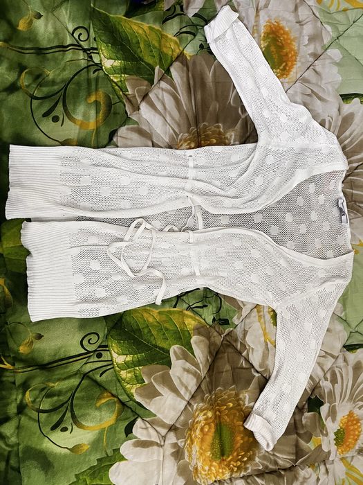 Накидка белая вязанная нежная