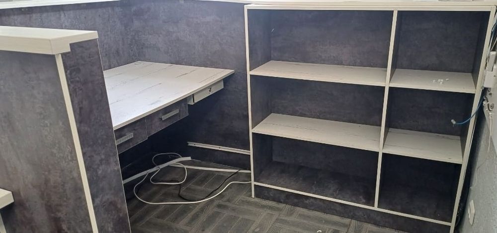 Продам офисный стол