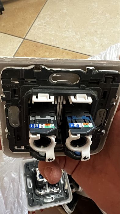 Продам б.у сетевые розетки Legrand (25шт)