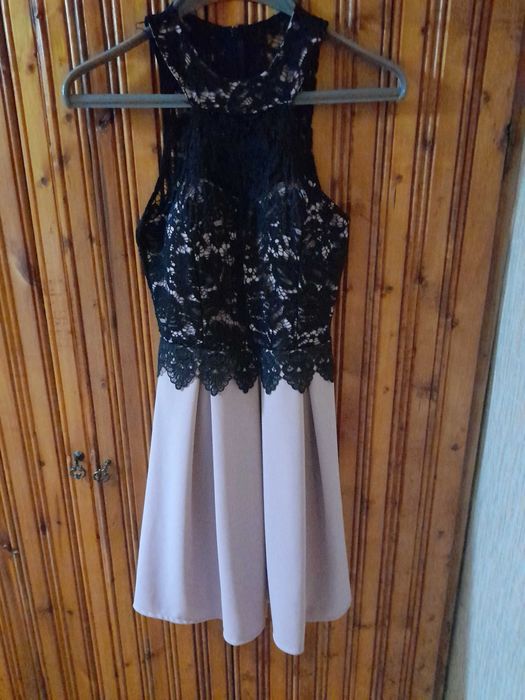 Рокля за официални случаи.