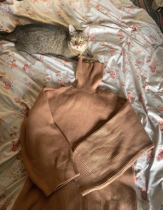 pulover Mango maro cu guler inalt si maneci clopot