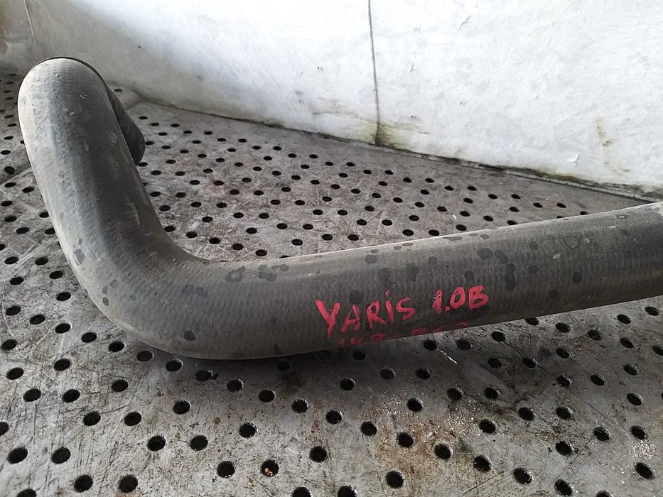 Furtun conducta apa 1.0 b toyota yaris 2013