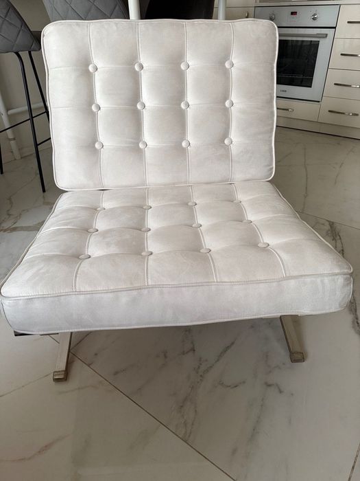 Диван, фотьойл и табуретка