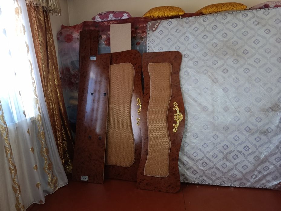 Spalniy mebel yaxshi holatda narxini kelishamiz