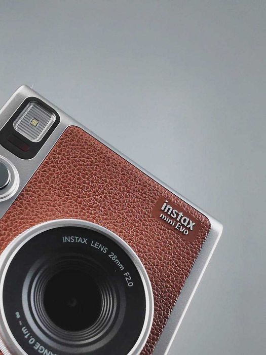 Instax mini evo / гибридная камера