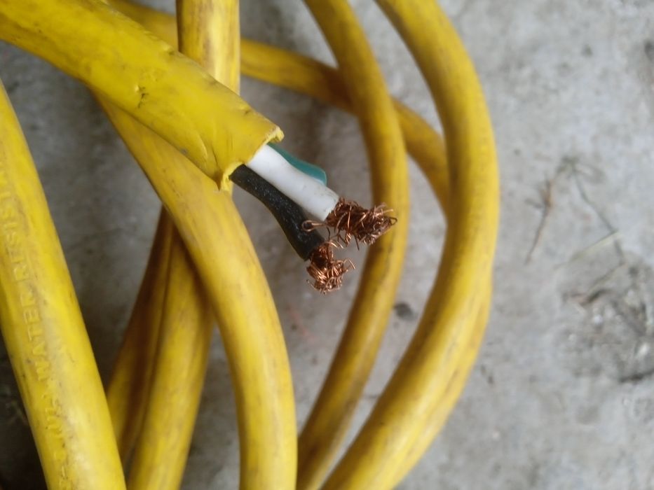 Еластичен кабеллл