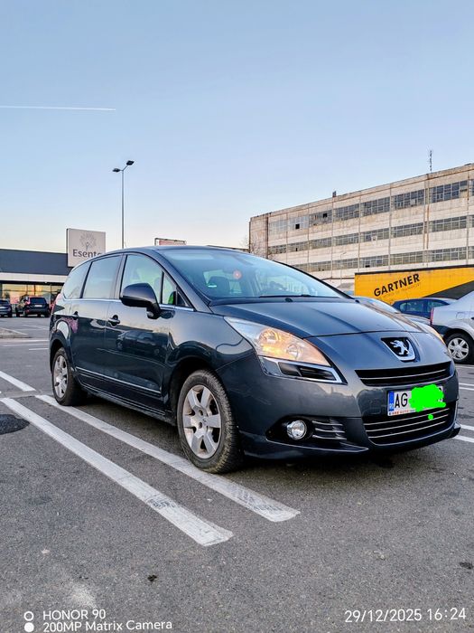 Peugeot  5008 1.6 Hdi  ca nou