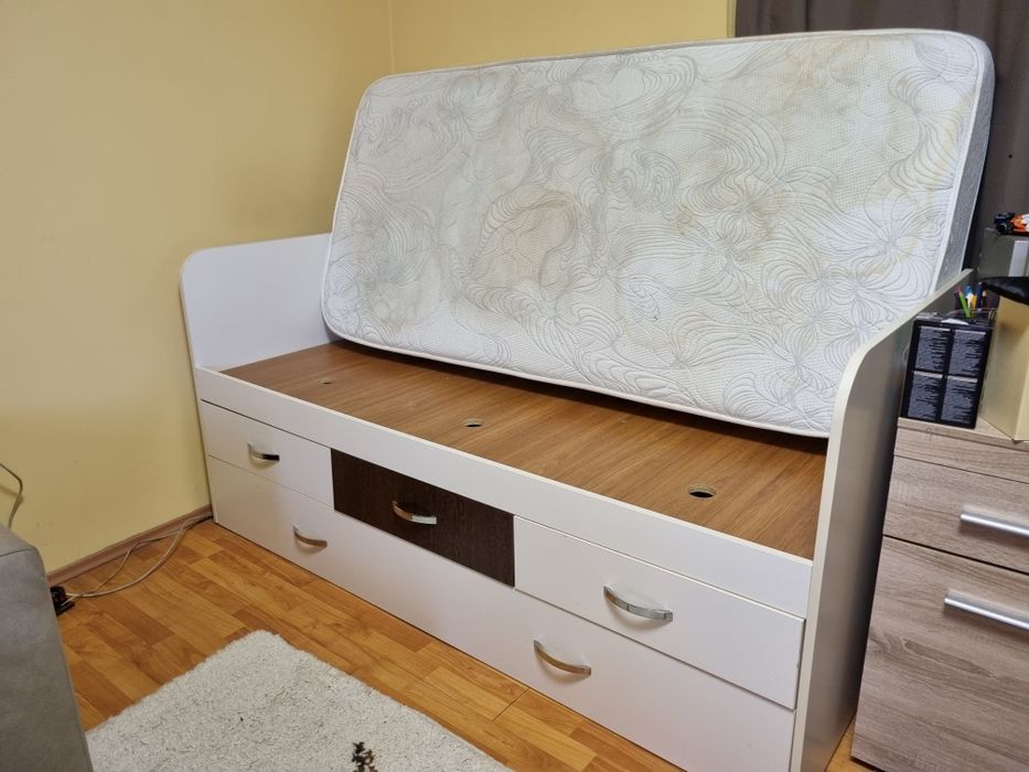 Din Italia! Pat de o singura persoana