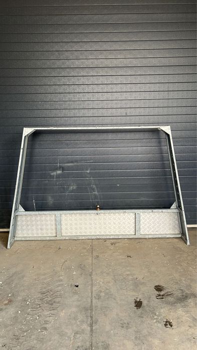 Suport spate autoplatforma cu carlig