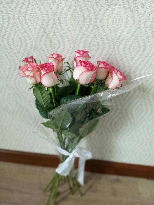 Джумилия роз
В одном букете.