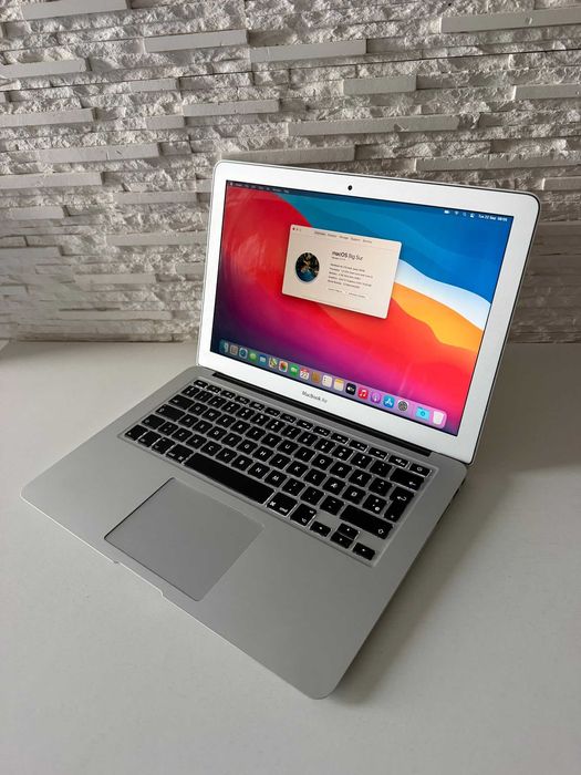 Laptop Apple MacBook air 13 inch-Intel Core i5 ultra slim ,impecabil