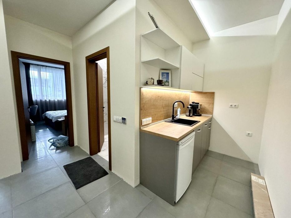 Дава се под наем Тристаен апартамент в София, Кръстова вада - 70 кв.м за 750 € - Снимка #2