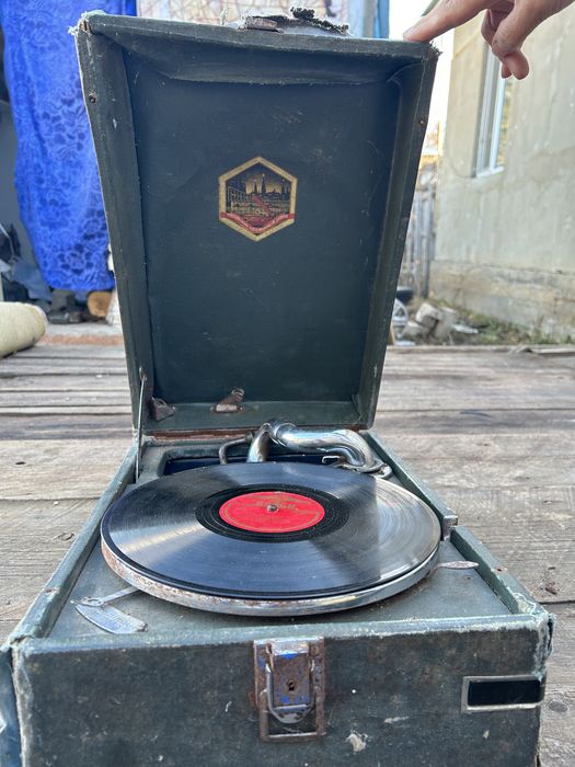 Срочно продам Патефон