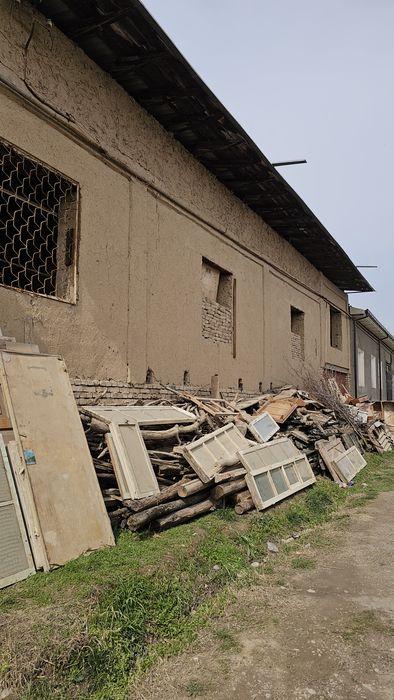 Yog'och o'tinlar sotiladi. Bundan tashqari tossing yog'ochlar ham bor