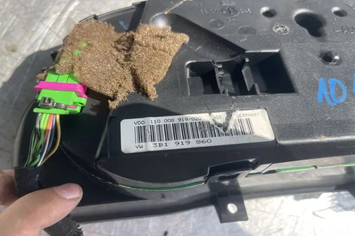 Ceasuri bord Volkswagen VW Passat 1998 1.8 Syncro MT (125 hp)